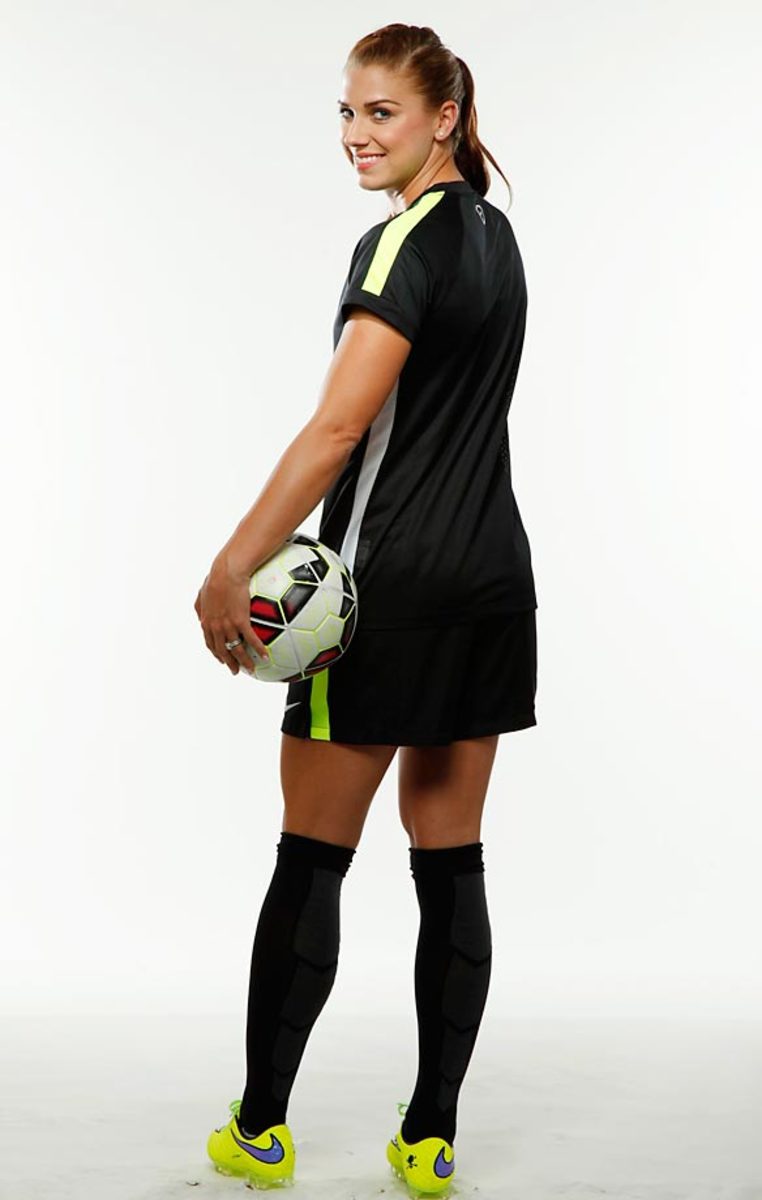 Alex-Morgan-X159570_TK1_0318.jpg